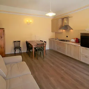 Apartment Piazza Umberto I, Torri Del Benaco