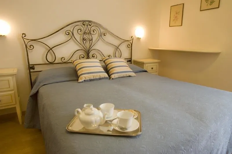 Hotel Belvedere トッリ・デル・ベーナコ イタリア